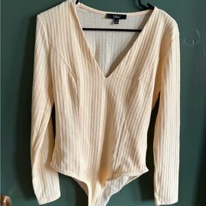 Lulu's Cream V-Neck Women's Top
